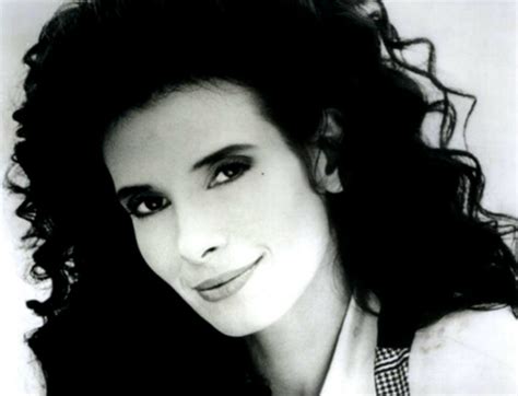 Theresa Saldana, Actress and Attack Survivor, Dies .